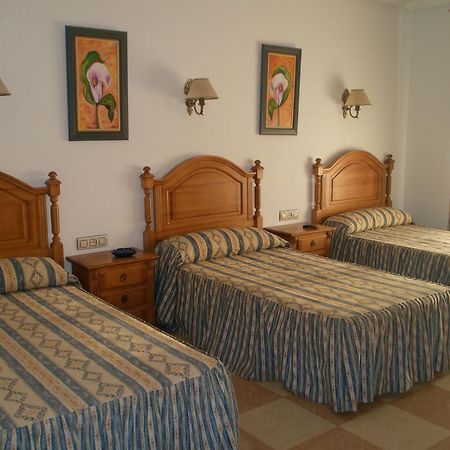 Hostal Los Rosales Alcaraz Ruang foto