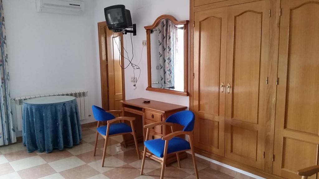 Hostal Los Rosales Alcaraz Ruang foto