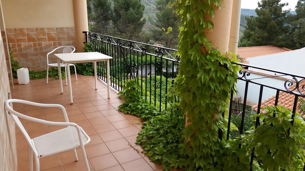 Hostal Los Rosales Alcaraz Ruang foto
