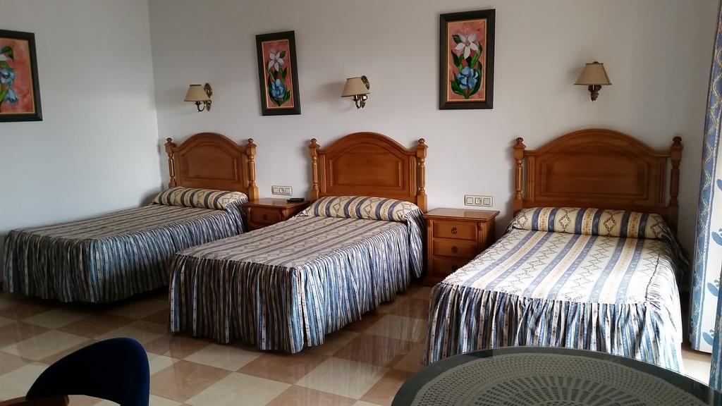 Hostal Los Rosales Alcaraz Bagian luar foto